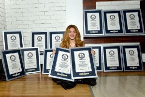 Shakira se posiciona como la única artista latina femenina con más Récords Guinness