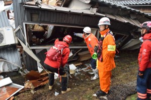 El terremoto en la costa oeste de Japón deja ya 64 muertos