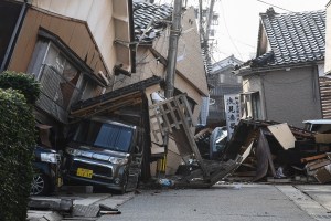 Número de víctimas del terremoto en Japón asciende a 126