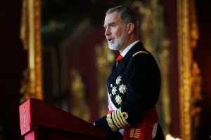 El rey de España celebra su 56 cumpleaños con la ausencia por primera vez de sus dos hijas