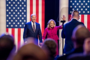 Joe Biden y su esposa Jill revelaron sus ingresos en 2023 al publicar su declaración de impuestos
