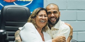 Mamá de Dani Alves no se arrepiente por dar identidad de la víctima: No cometí un crimen