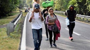 Crisis en la frontera: en su paso a EEUU, algunos migrantes prefieren quedarse en esta ciudad de México