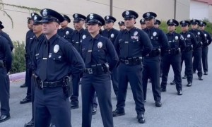 La controversial medida de una ciudad de California sobre los policías inmigrantes