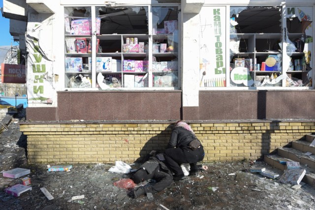 Dramatic Images: Bombing Of A Russian-Controlled Ukrainian City Leaves 27 Dead