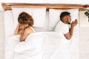 Estudio de EEUU demuestra que dormir en camas separadas es mejor para las parejas
