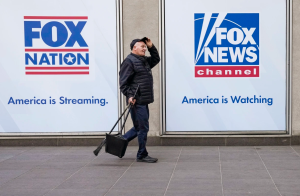 Cadena Fox enfrenta millonaria demanda por difamación de Smartmatic