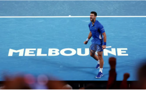 “¡Dímelo en la cara!”: el tenso momento que protagonizó Djokovic con un fanático en el Australian Open (Video)