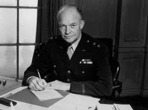 El sorpresivo discurso de Eisenhower para advertir sobre el peligro del “complejo militar-industrial” de los EEUU