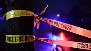 Tragedia en Brooklyn: la colisión entre dos vehículos dejó un muerto y tres heridos