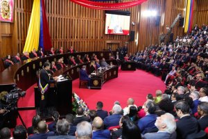 Maduro pidió a su cúpula militar estar “alerta y preparada para lo que salga”