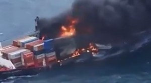 Un video antiguo se vincula falsamente al carguero estadounidense atacado en el mar Rojo