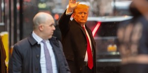 Trump vuelve a los tribunales en Nueva York en plena carrera por las primarias