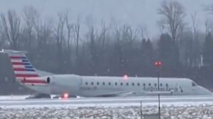 VIDEO: avión se salió de la pista en aeropuerto de Nueva York tras intensa nevada
