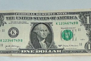 El billete de un dólar apodado “La escalera” que puede valer hasta seis mil veces más por peculiares características
