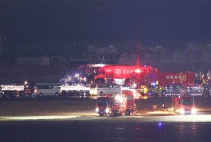 EN VIDEO: pánico y desesperación de los pasajeros que escapan del avión de Japan Airlines en llamas