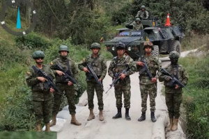Colombia comenzó militarización de la frontera con Ecuador: helicópteros Black Hawk permanecerán en la zona