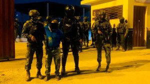 Ejército de Ecuador detuvo a dos “terroristas” en zona fronteriza con Perú
