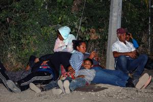 Venezolanos denuncian que autoridades mexicanas los abandonaron tras prometer visas