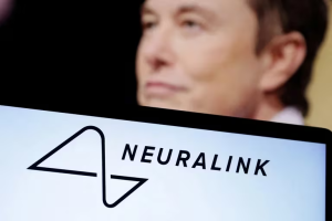 Elon Musk confirmó que Neuralink implantó un chip cerebral por primera vez en un ser humano