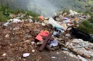 Quema de basura en las montañas de Táchira pone en riesgo el agua y la salud de los habitantes