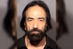 El brutal puñetazo en la cara que recibió agresor sexual de una adolescente en un tribunal de Las Vegas (VIDEO)