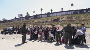El destino al que más envían a los migrantes que llegan a la frontera de EEUU