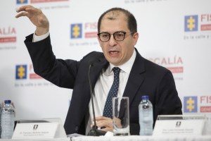 Fiscal general de Colombia abogó por el respeto entre poderes al despedirse del cargo