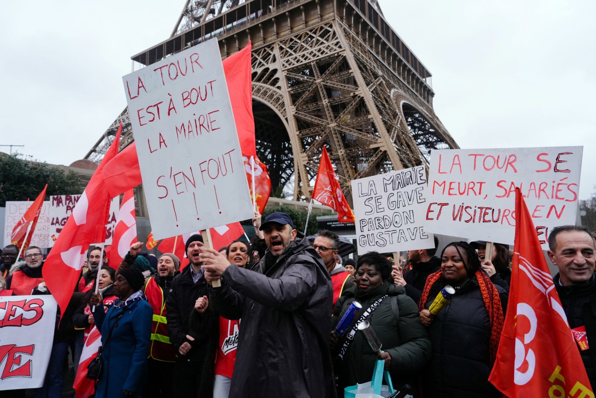 Huelga en la Torre Eiffel por cuarto día consecutivo: ¿cuál es la denuncia de los trabajadores?
