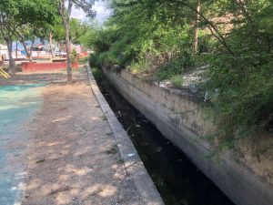 Aguas negras y blancas, el insoportable calvario de los vecinos de La Marina en Catia La Mar