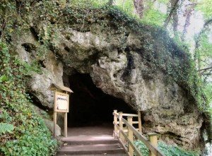 La historia de la “Baba Vanga” británica que vivió en una terrorífica cueva y que ya acertó tres predicciones