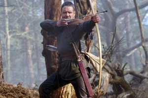 Russell Crowe sufrió una doble fractura en el set de “Robin Hood”, pero se dio cuenta 10 años después