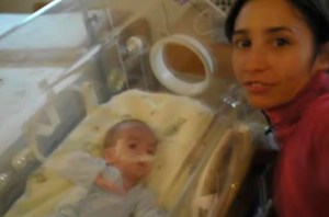 Adoptó un bebé que estaba en terapia intensiva para que tuviera una mamá en el último segundo y sucedió un milagro