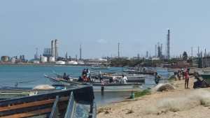Pescadores de Punta Cardón en Falcón no reciben combustible tras detención de líder comunitaria y trabajadores de una bomba