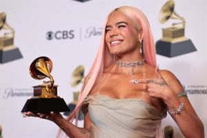 Karol G ganó su primer Grammy al mejor álbum de música urbana por “Mañana será bonito”