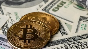 Bitcóin se revaloriza y supera los 65 mil dólares