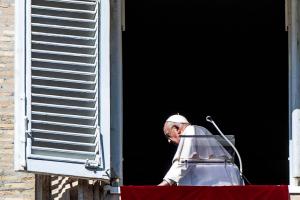 El papa Francisco sigue resfriado y pide a un colaborador que lea la catequesis de audiencia general