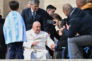 Problema de salud impidió al papa Francisco leer discurso ante trabajadores y pacientes de un hospital pediátrico