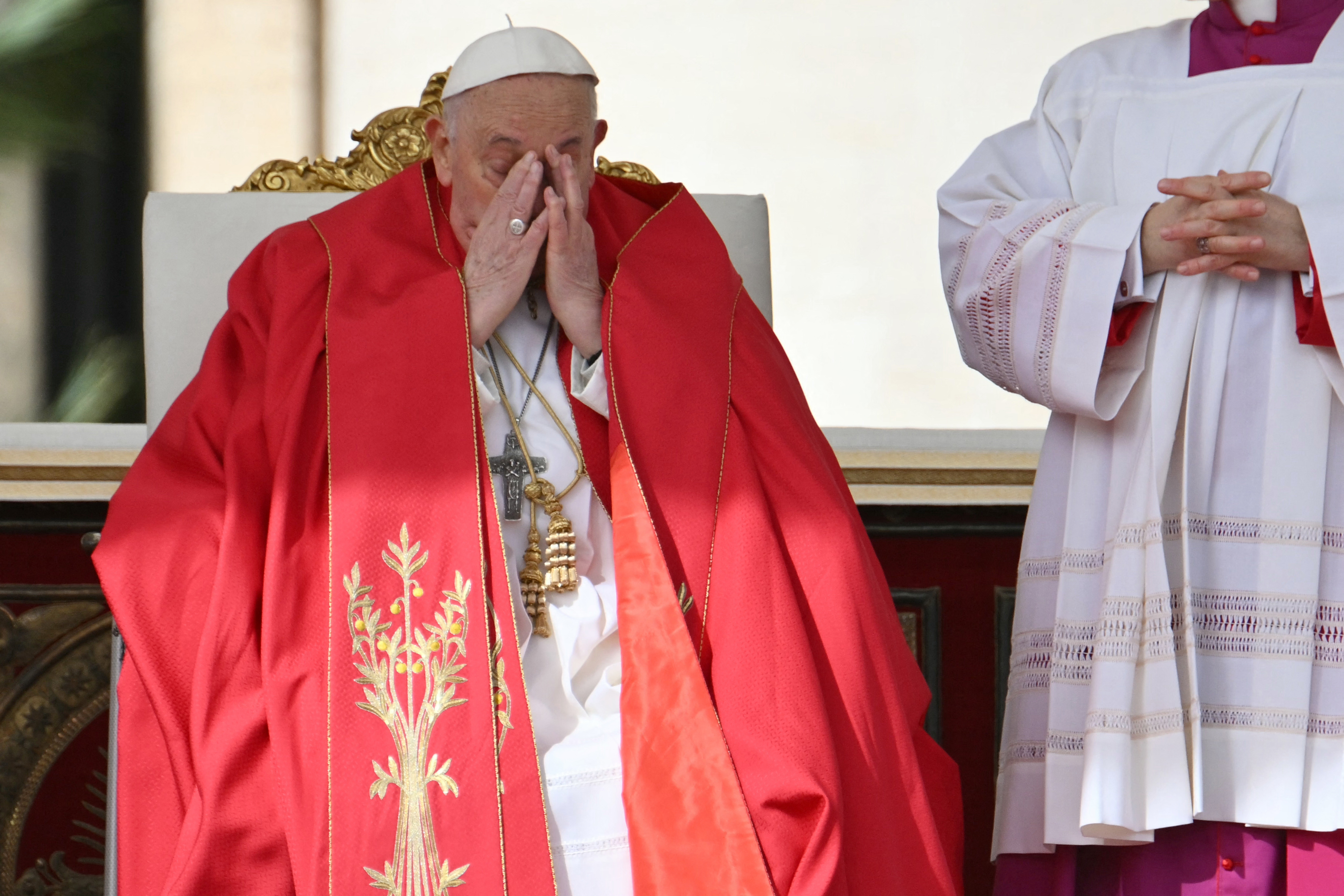 El papa Francisco sorprendió al no leer la homilía en la misa del Domingo de Ramos