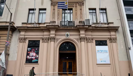 Tuvieron que cerrar el edificio del Ministerio de Salud de Uruguay por una invasión de murciélagos