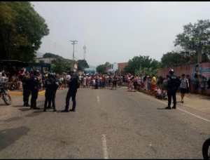 Comunidad de Tienditas en la frontera de Táchira protesta por falta de agua (VIDEO)