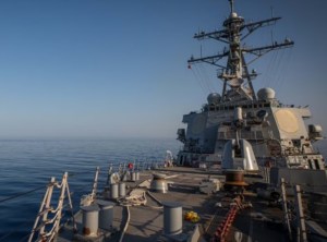 EEUU derriba misiles y drones de los hutíes dirigidos a un destructor en el mar Rojo