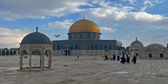 Israel niega a cientos de palestinos rezar en la Explanada de las Mezquitas por Ramadán