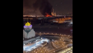 EN VIDEO: Tras masacre en sala de conciertos en Moscú, reportan masivo incendio en el techo del recinto