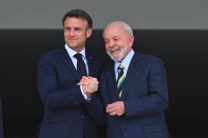 Un fuerte mensaje de Lula y Macron a Maduro cierra la visita del líder francés a Brasil