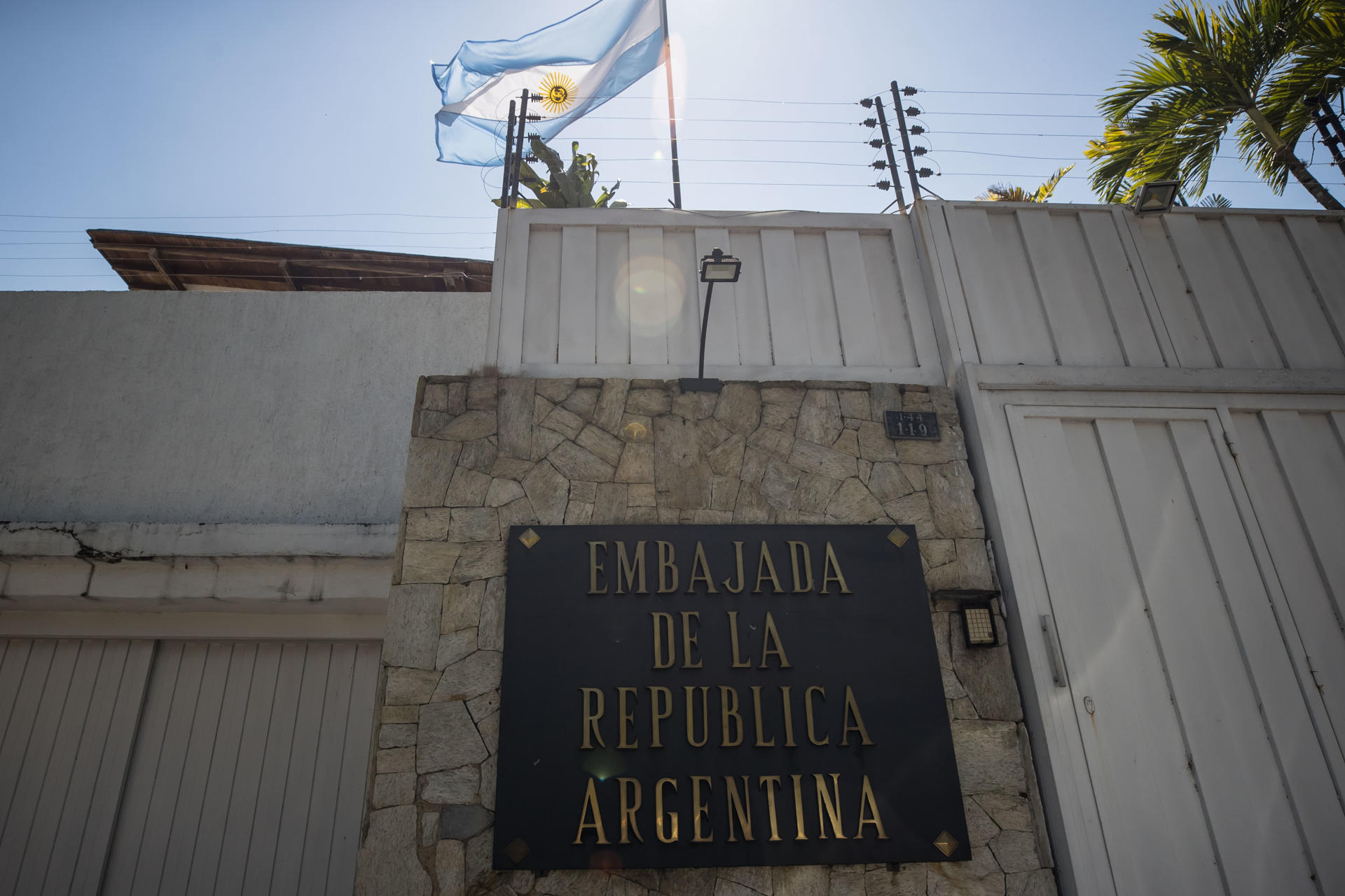 Argentina mantiene diálogo con el chavismo por los salvoconductos pese a comentarios de Diosdado