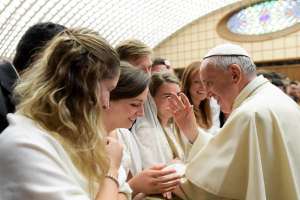 El papa Francisco asegura que la mujeres “siguen sufriendo violencia, desigualdad y maltratos”