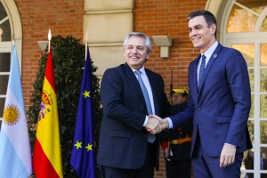 El expresidente argentino Alberto Fernández expresa su apoyo a Pedro Sánchez