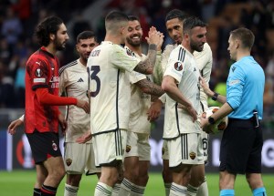 La Roma asaltó San Siro y venció al Milan en la ida de la Europa League 