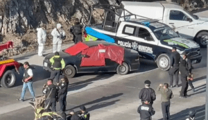 Macabro hallazgo de siete cuerpos desmembrados junto a un auto conmociona a México